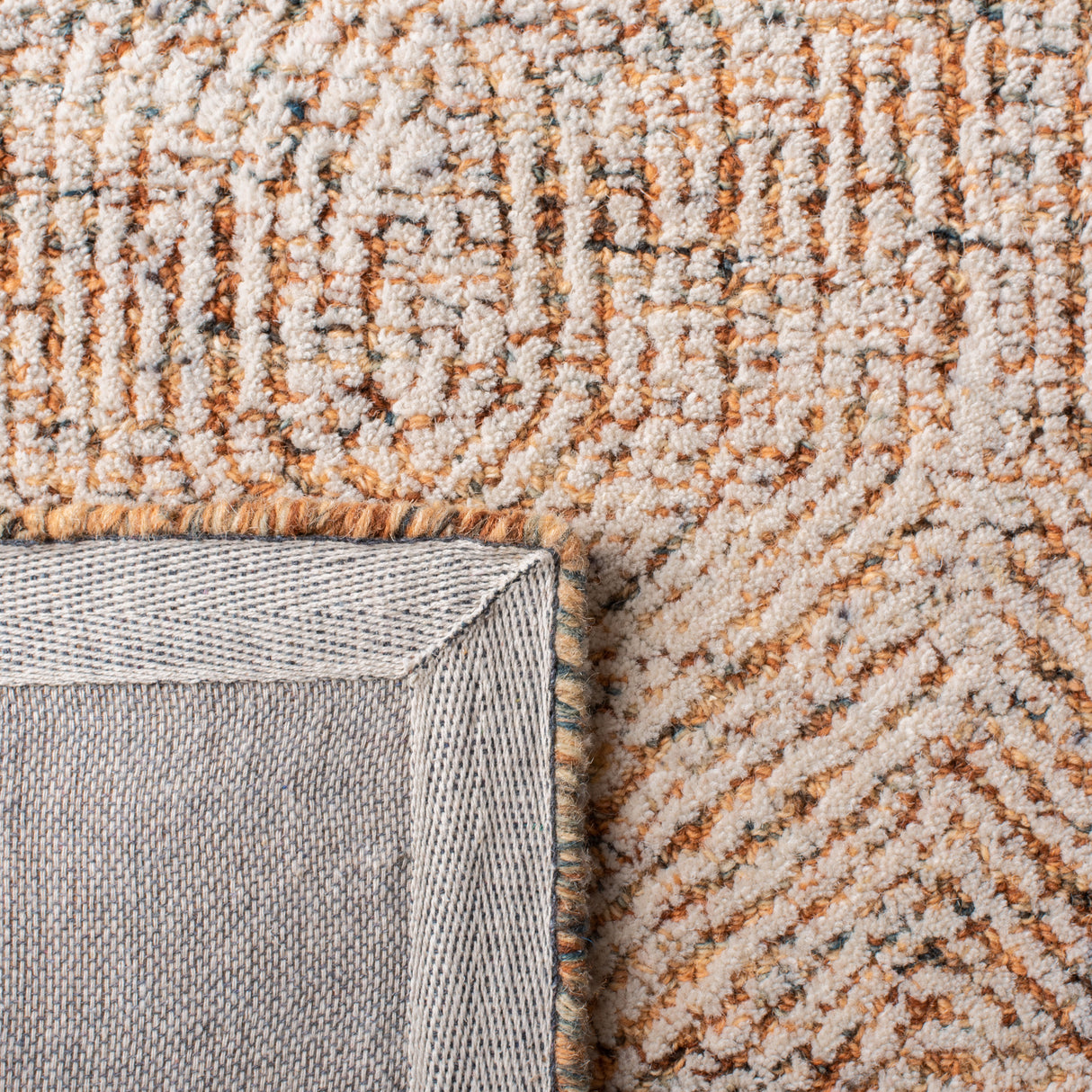 Safavieh Abstract Abt340P Ivory/Rust Rug.