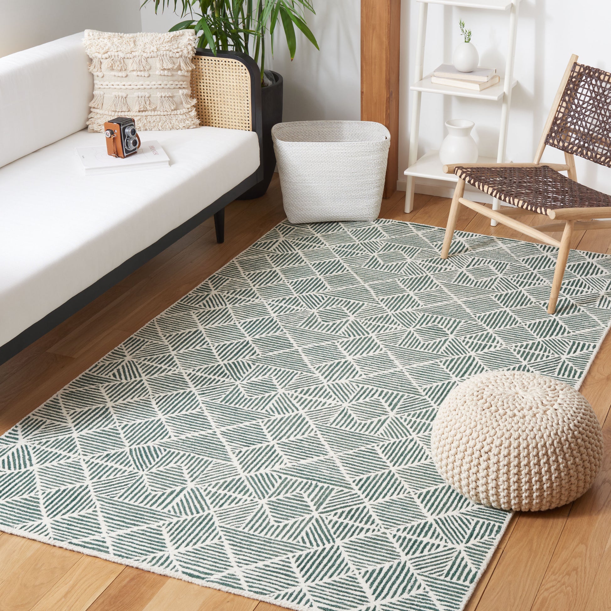 Safavieh Abstract Abt763W Dark Green/Ivory Area Rug