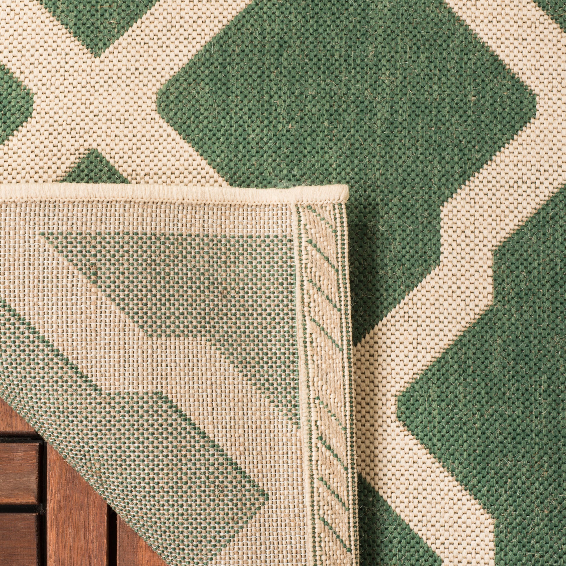 Safavieh Beach House Bhs122Y Green/Creme Area Rug