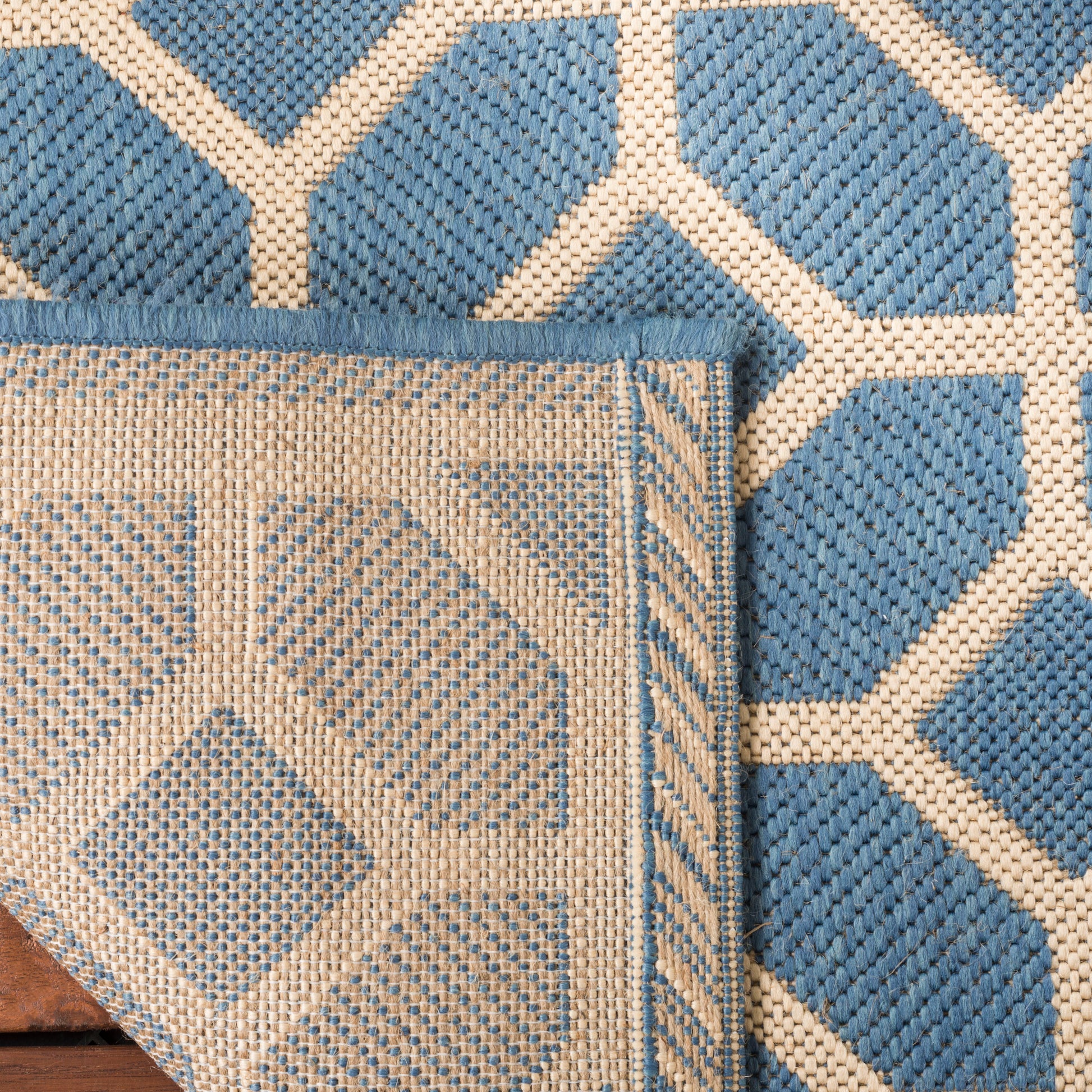 Safavieh Beach House Bhs127M Blue/Creme Area Rug