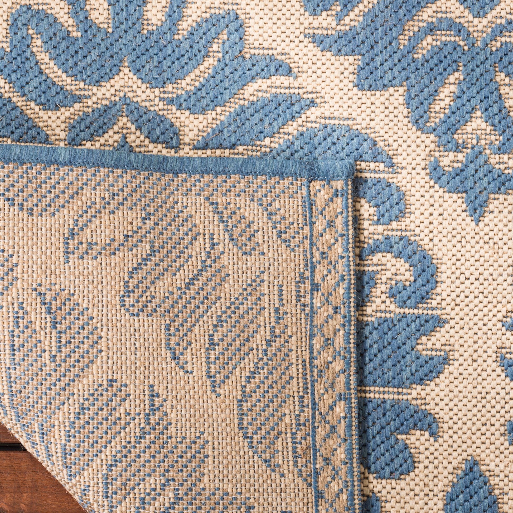 Safavieh Beach House Bhs135N Cream/Blue Area Rug