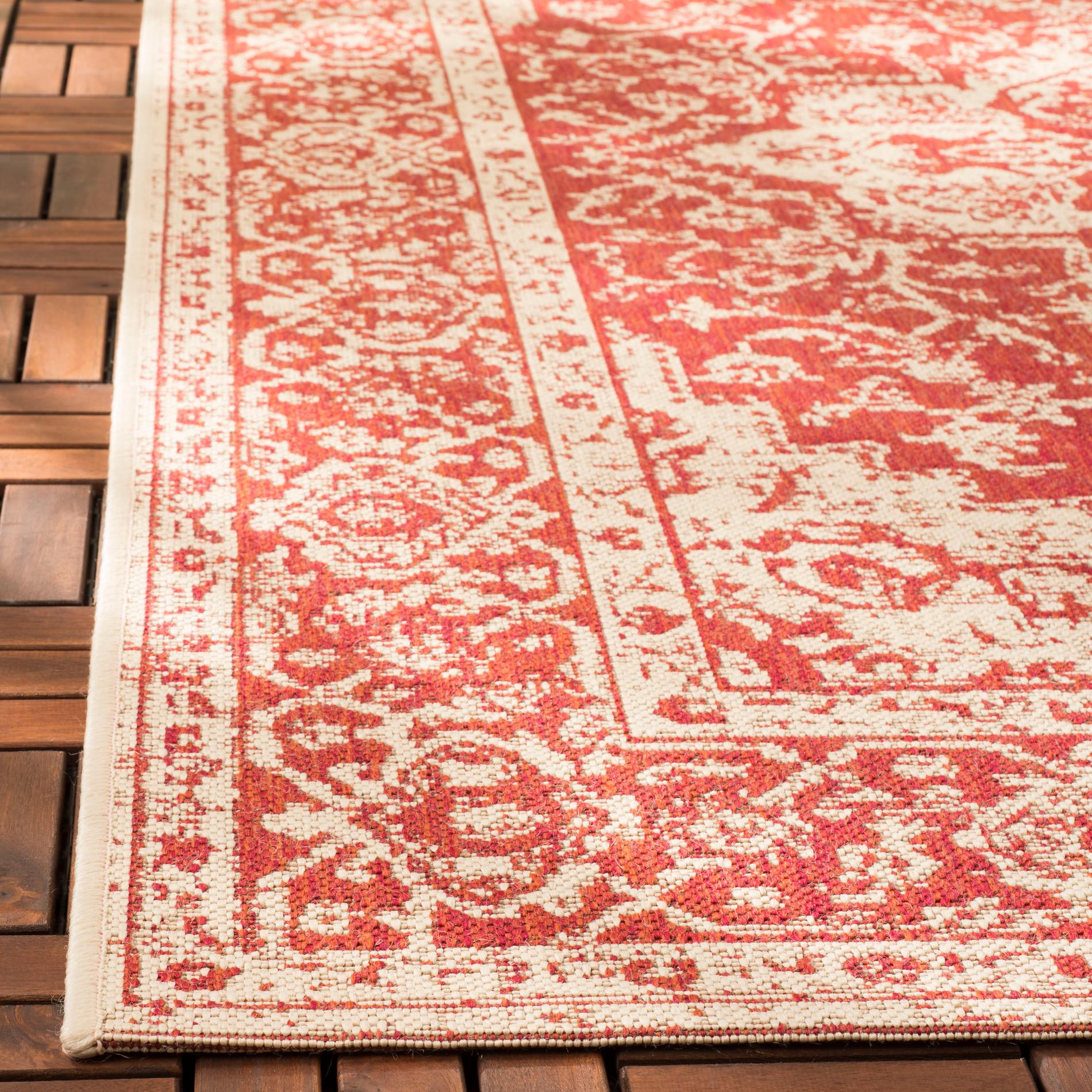 Safavieh Beach House Bhs137Q Red/Creme Area Rug