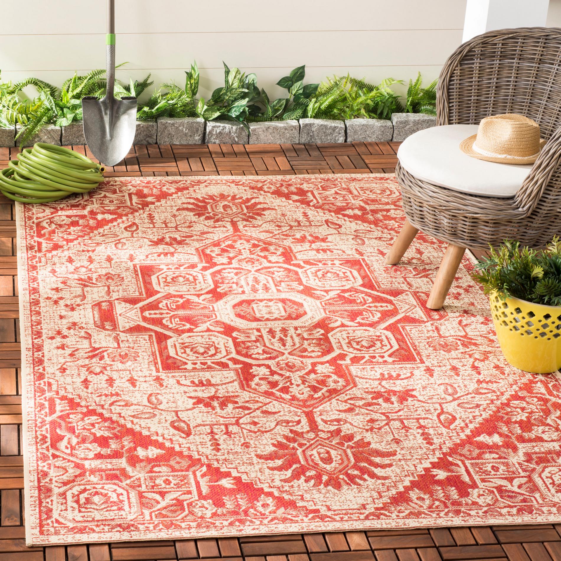 Safavieh Beach House Bhs138Q Red/Creme Area Rug