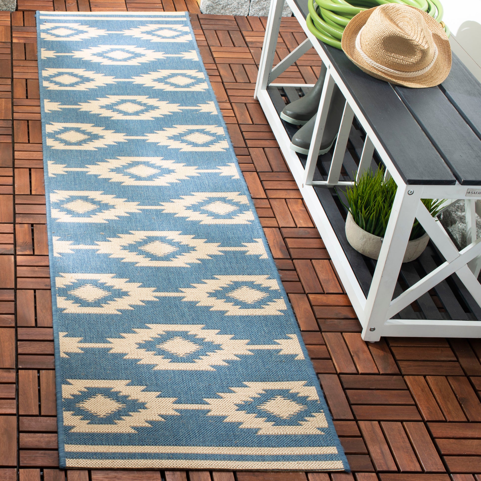 Safavieh Beach House Bhs171N Cream/Blue Area Rug