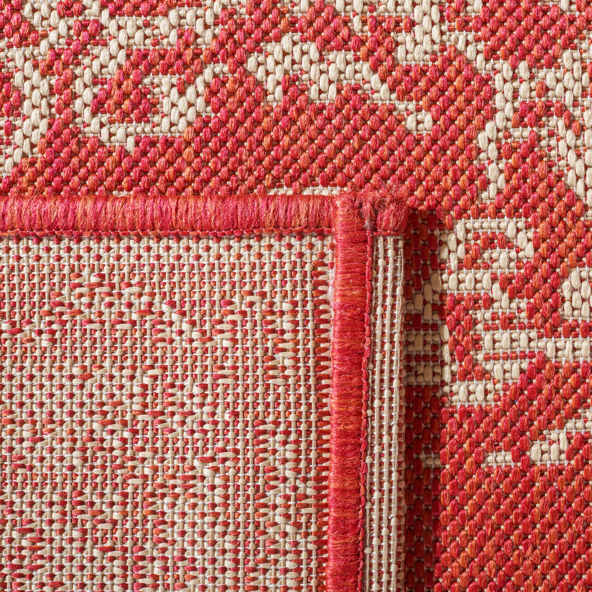 Safavieh Beach House Bhs180Q Red/Creme Area Rug