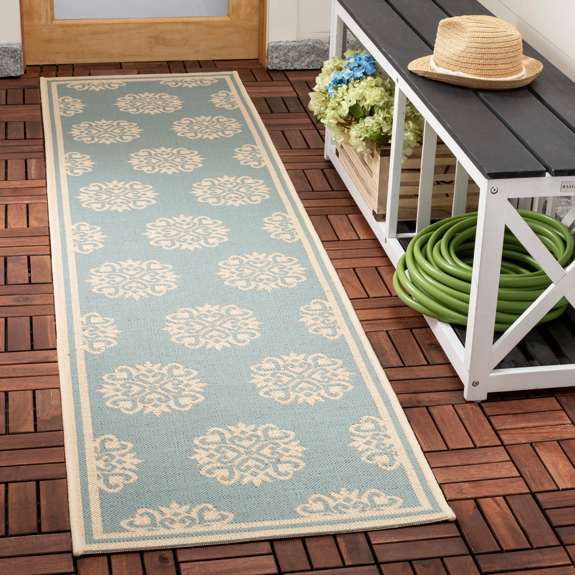 Safavieh Beach House Bhs181K Aqua/Cream Area Rug