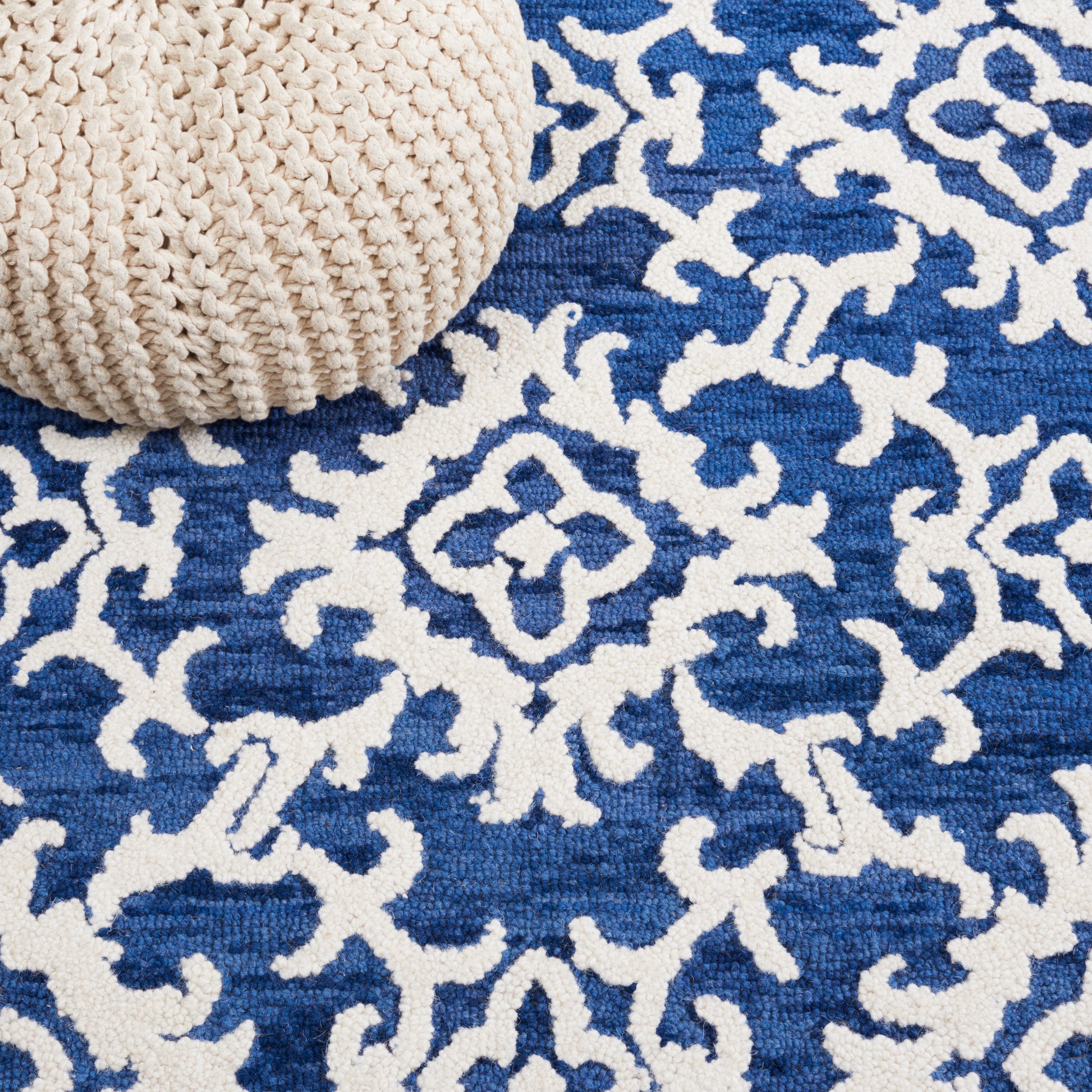 Safavieh Blossom Blm104N Navy/Ivory Area Rug