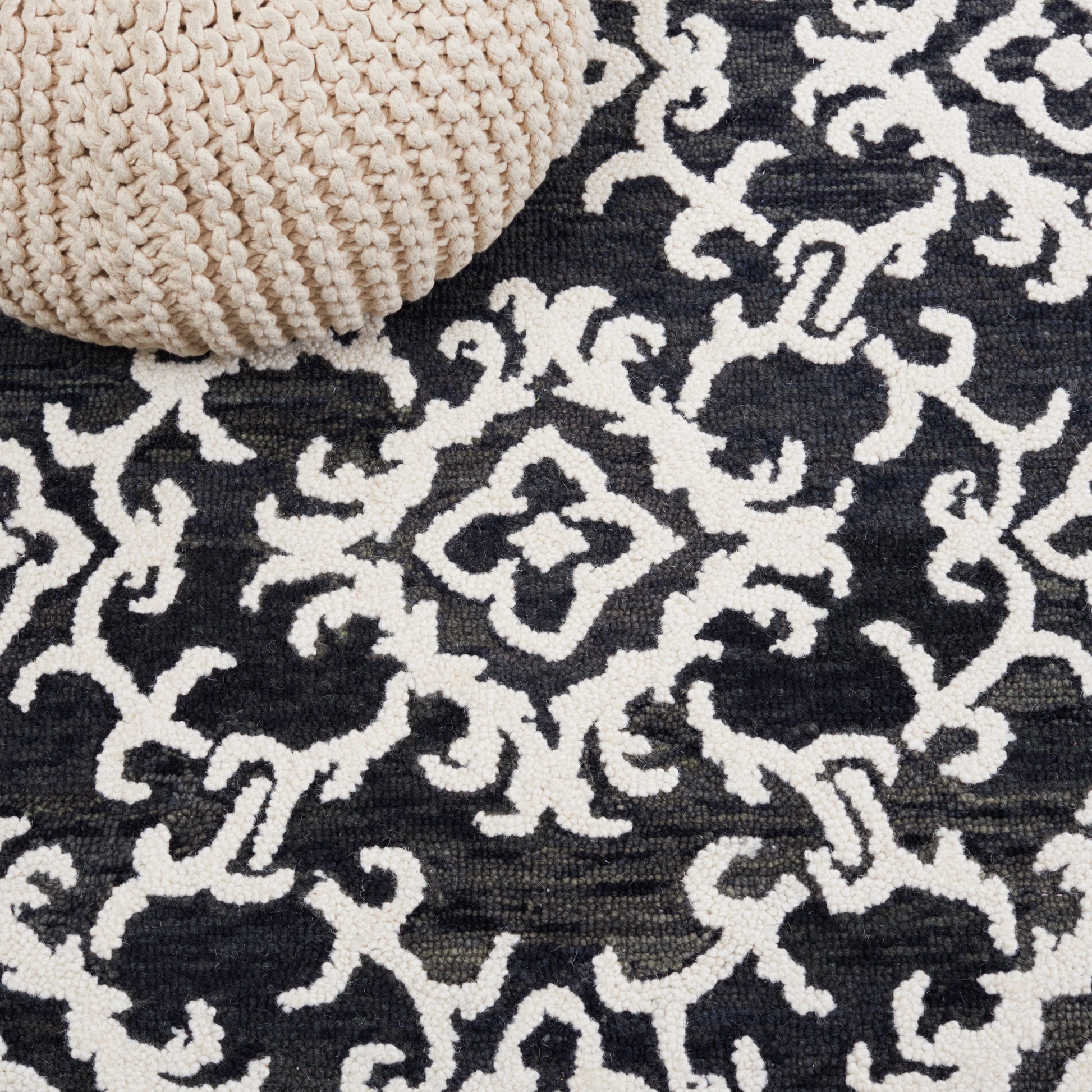 Safavieh Blossom Blm104Z Black/Ivory Area Rug