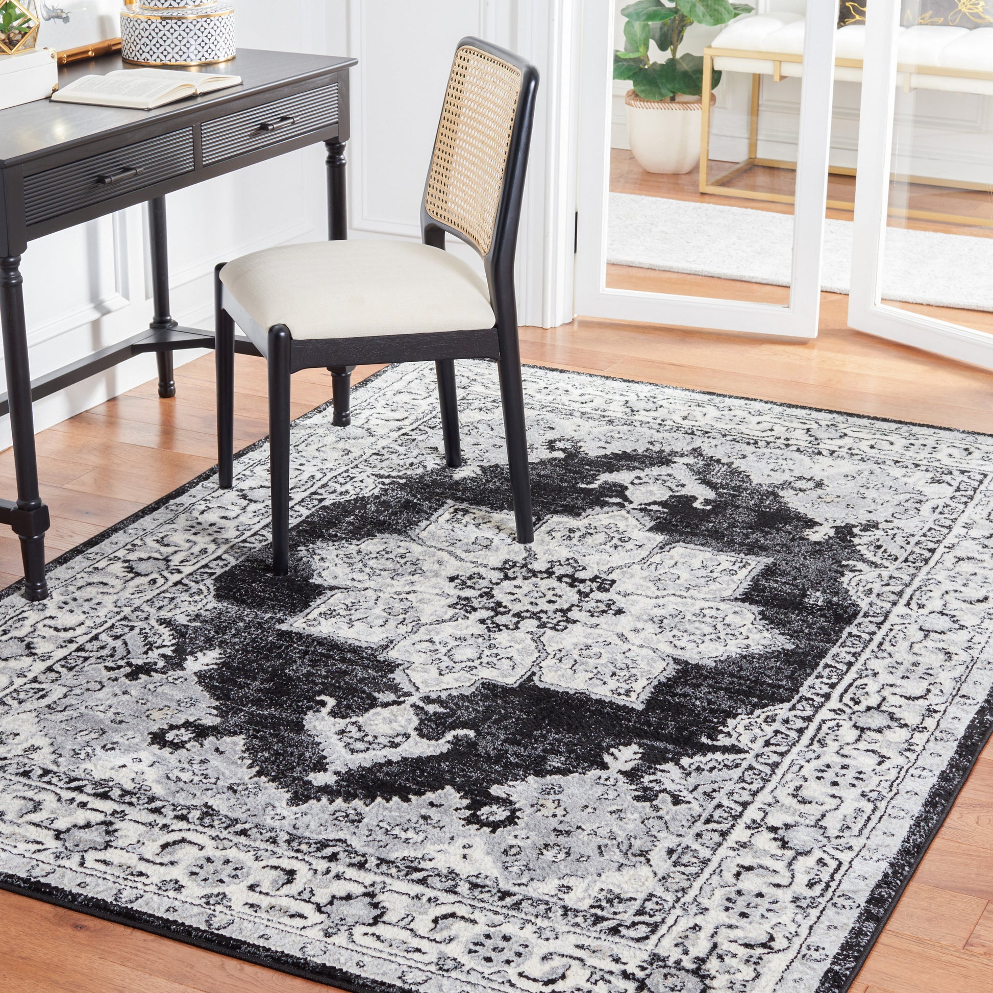 Safavieh Brentwood Bnt847A Ivory/Black Area Rug