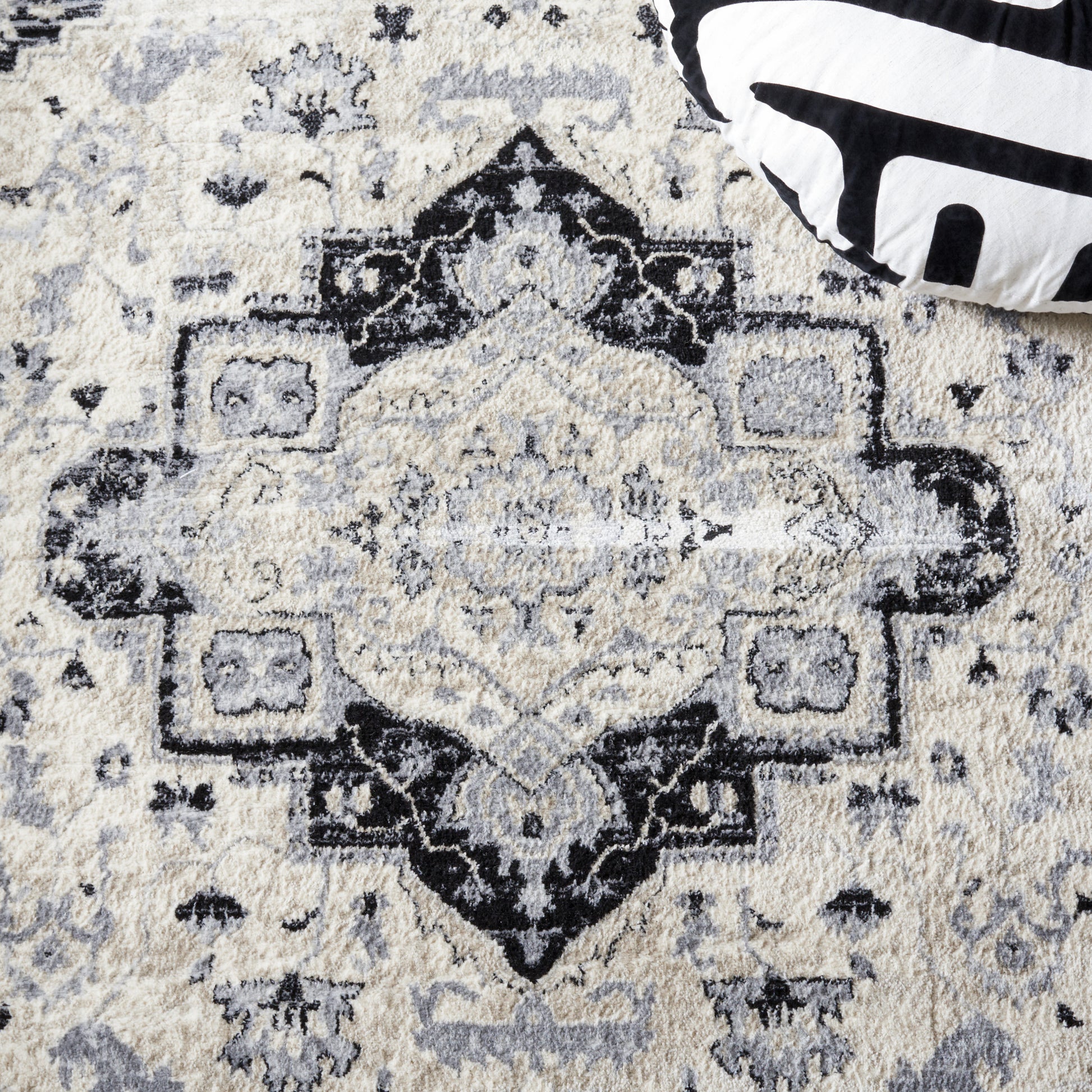 Safavieh Brentwood Bnt851C Ivory/Black Area Rug