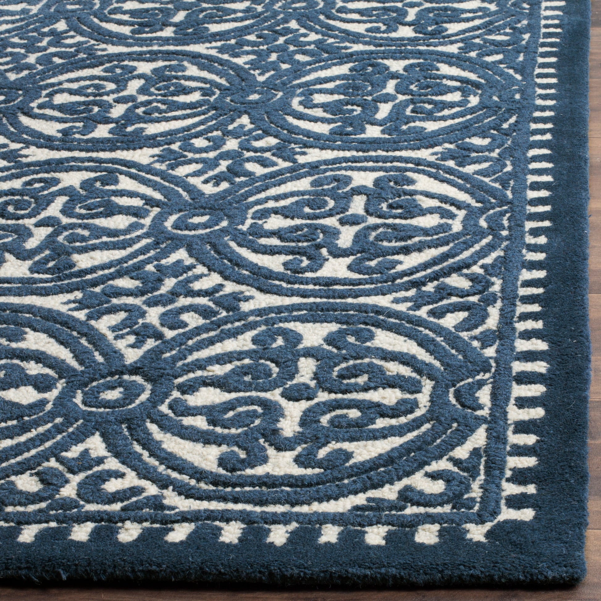 Safavieh Cambridge Cam232B Ivory/Navy Area Rug