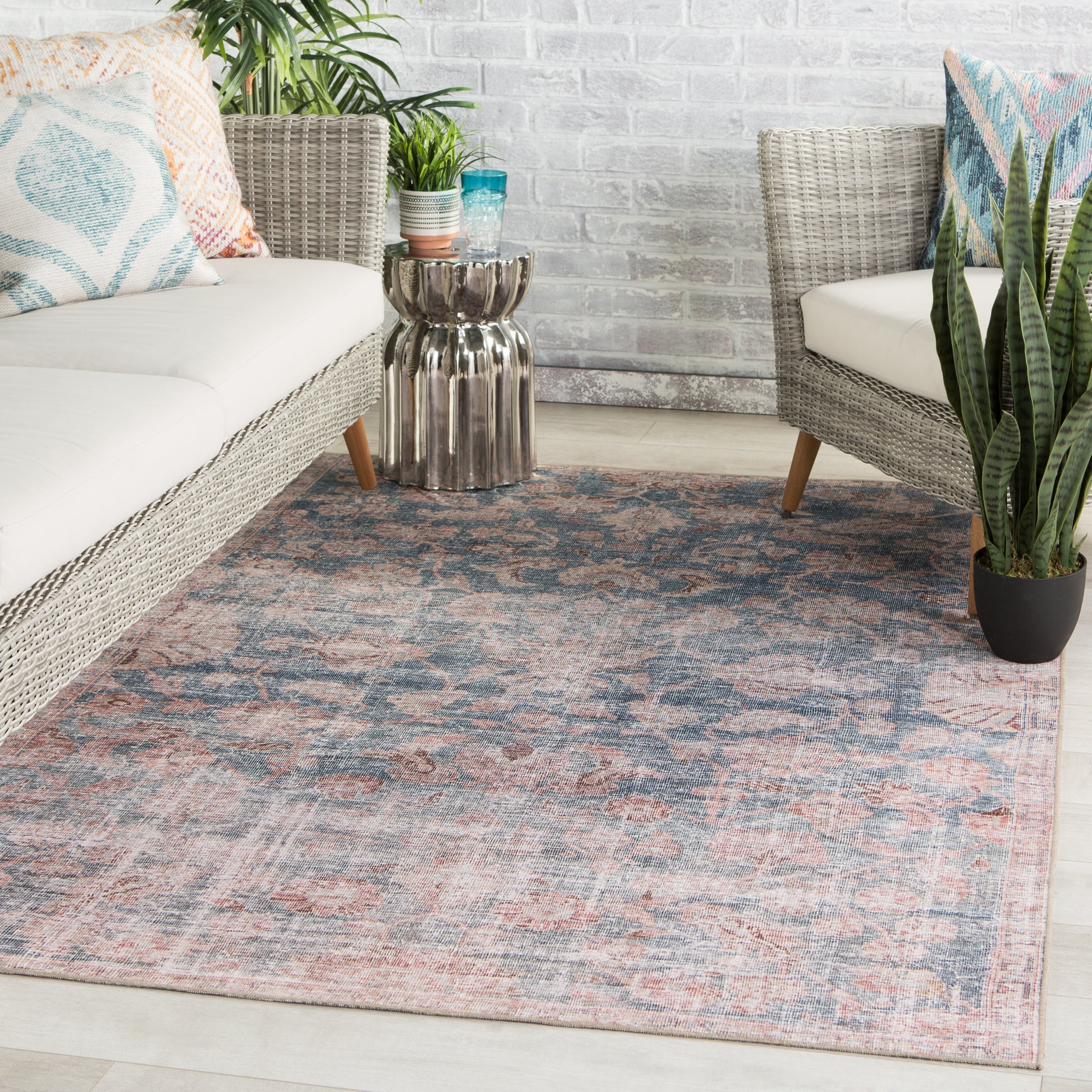 Jaipur Chateau Bardia Cht07 Blue/Light Pink Area Rug