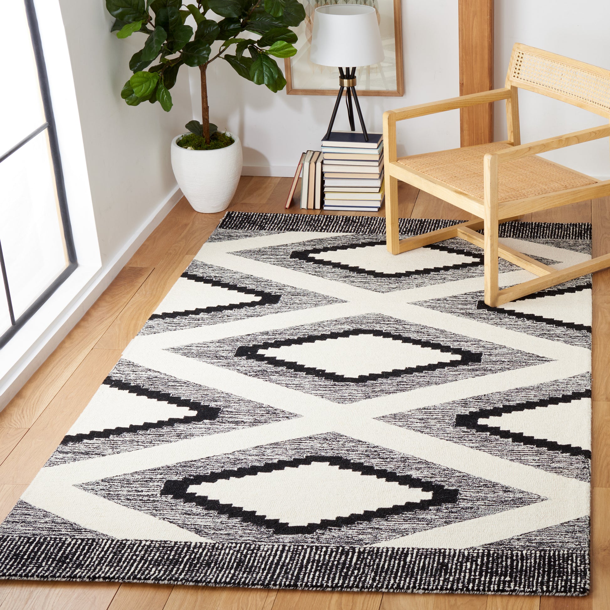 Safavieh Casablanca Csb225Z Ivory/Black Area Rug