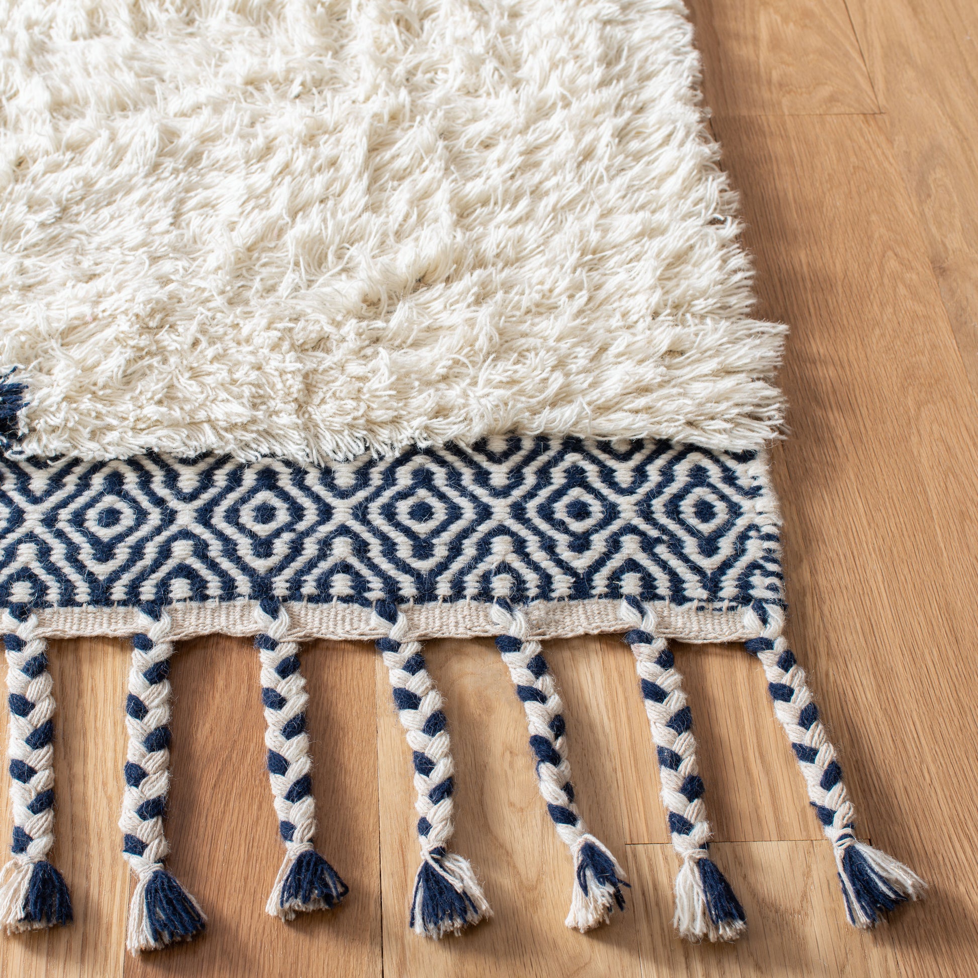 Safavieh Casablanca Csb251A Ivory/Navy Area Rug