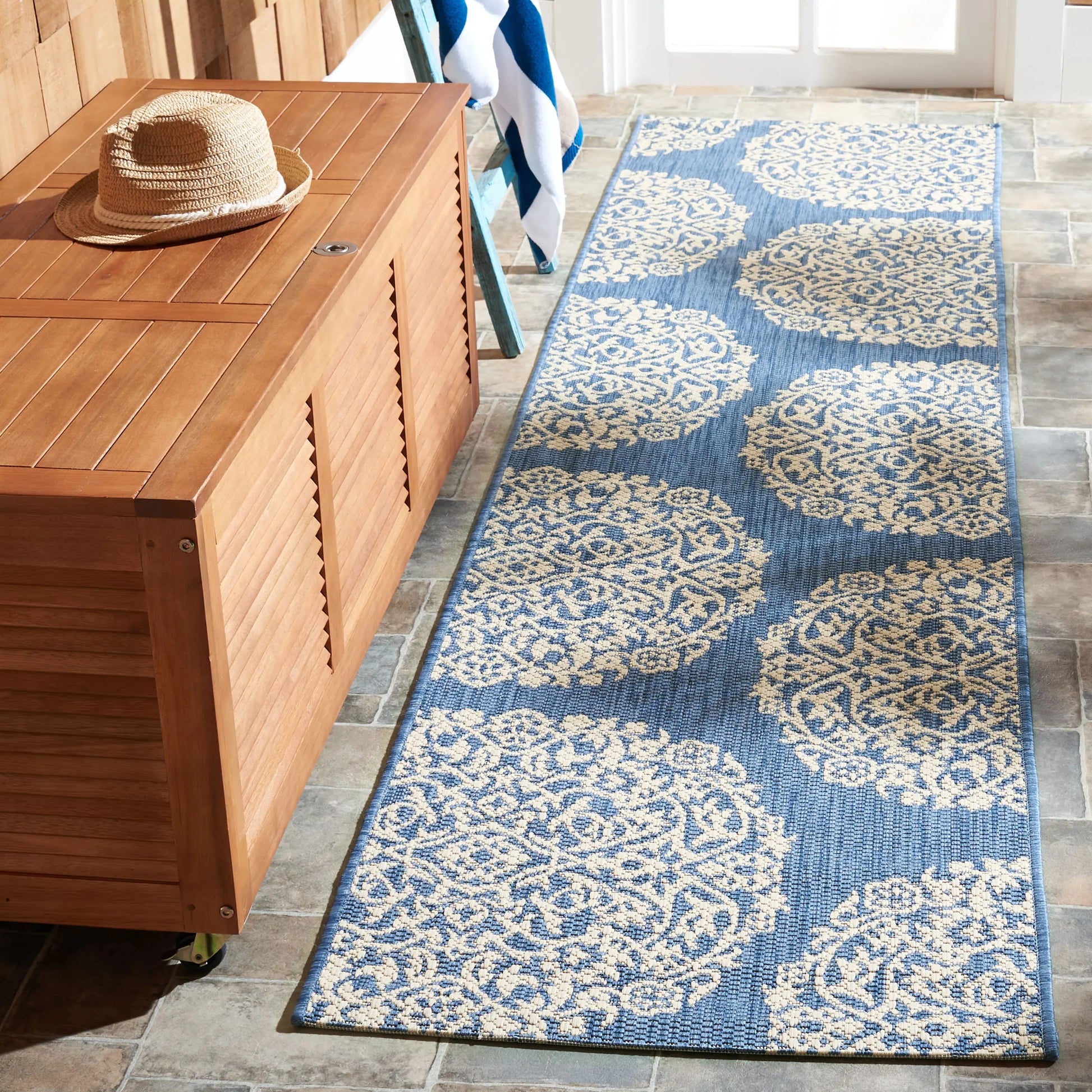 Safavieh Courtyard Cy6962-23321 Blue/Ivory Area Rug