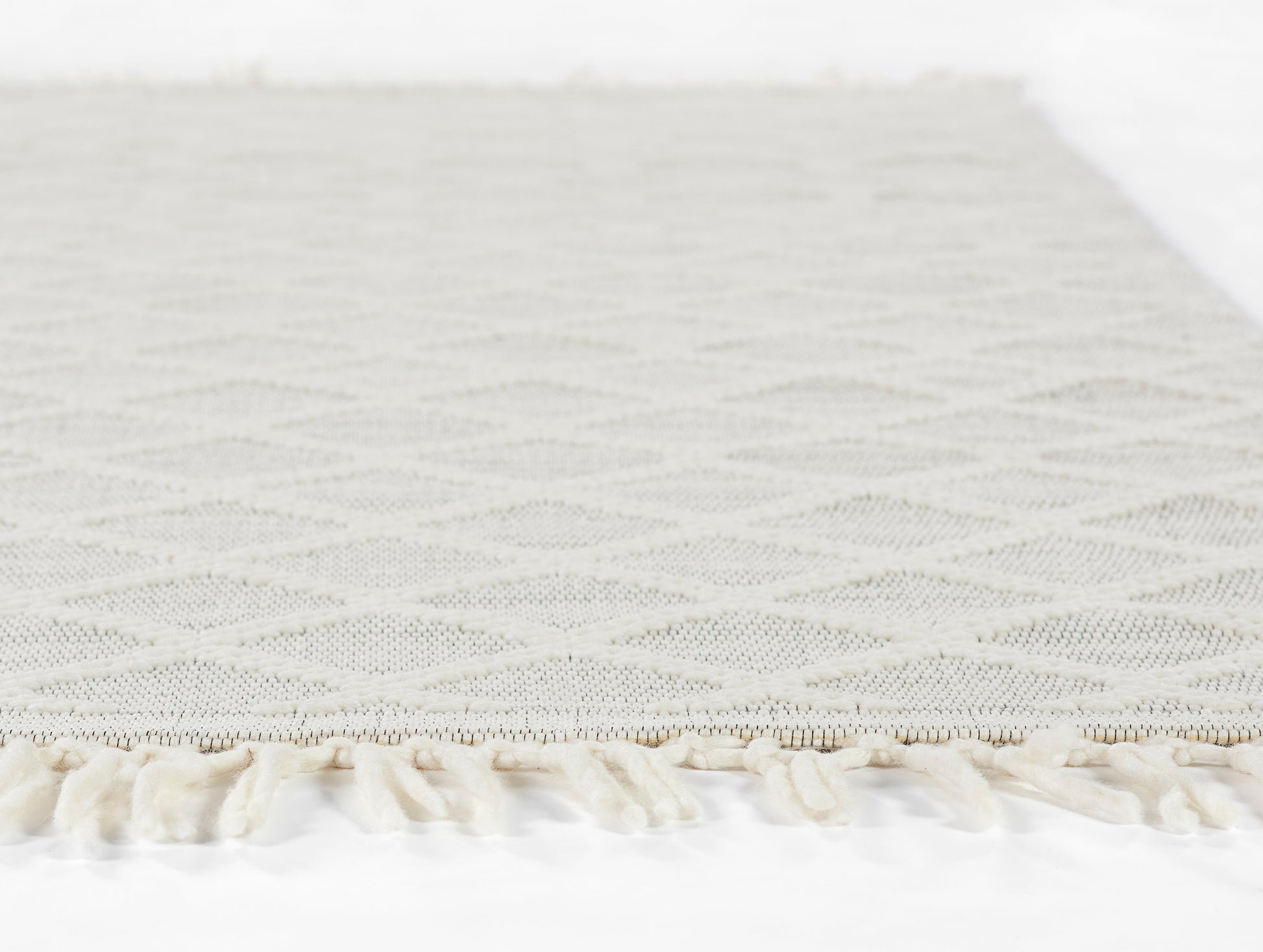 Momeni Ember Emr-2 Ivory Area Rug