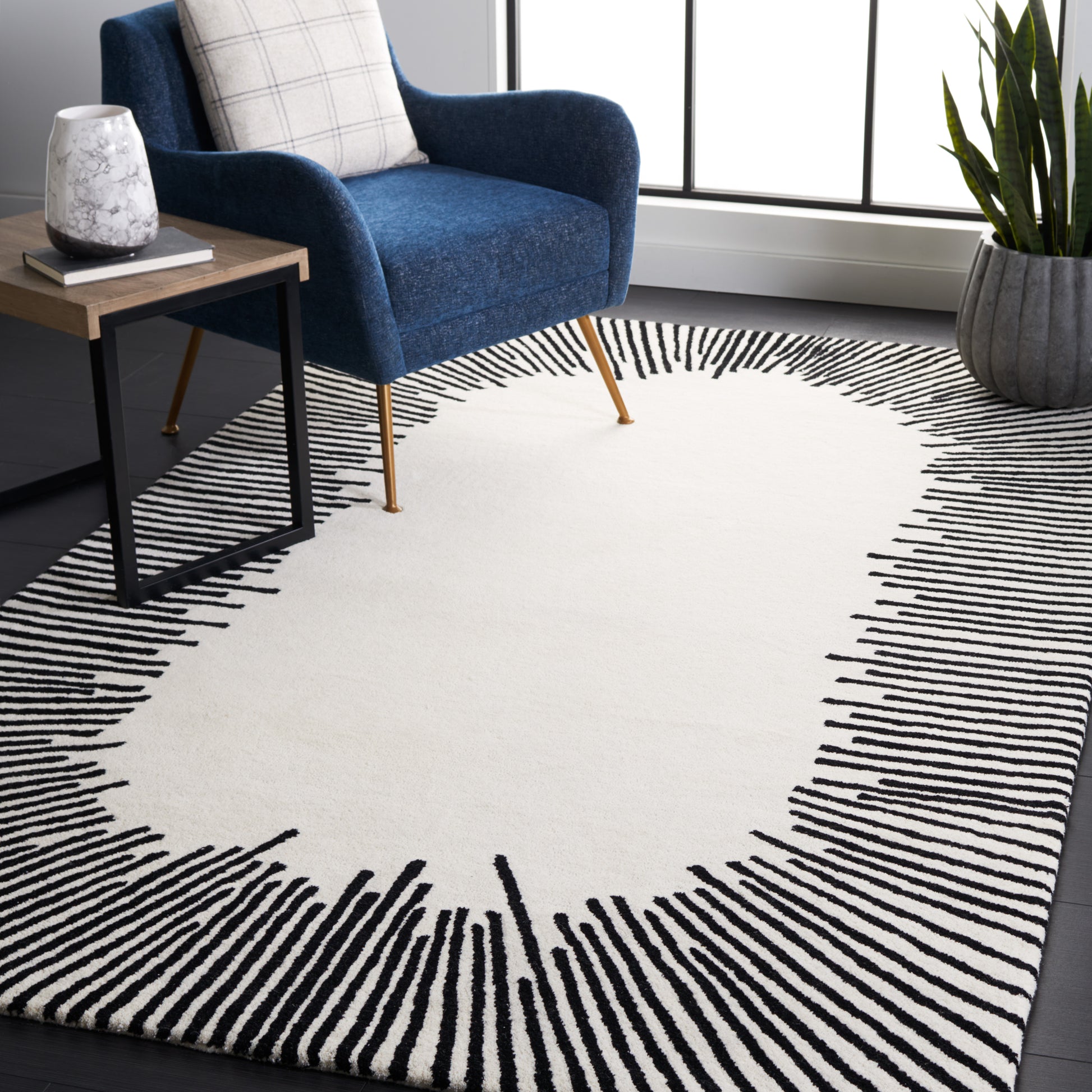 Safavieh Fifth Avenue Ftv129A Ivory/Black Area Rug