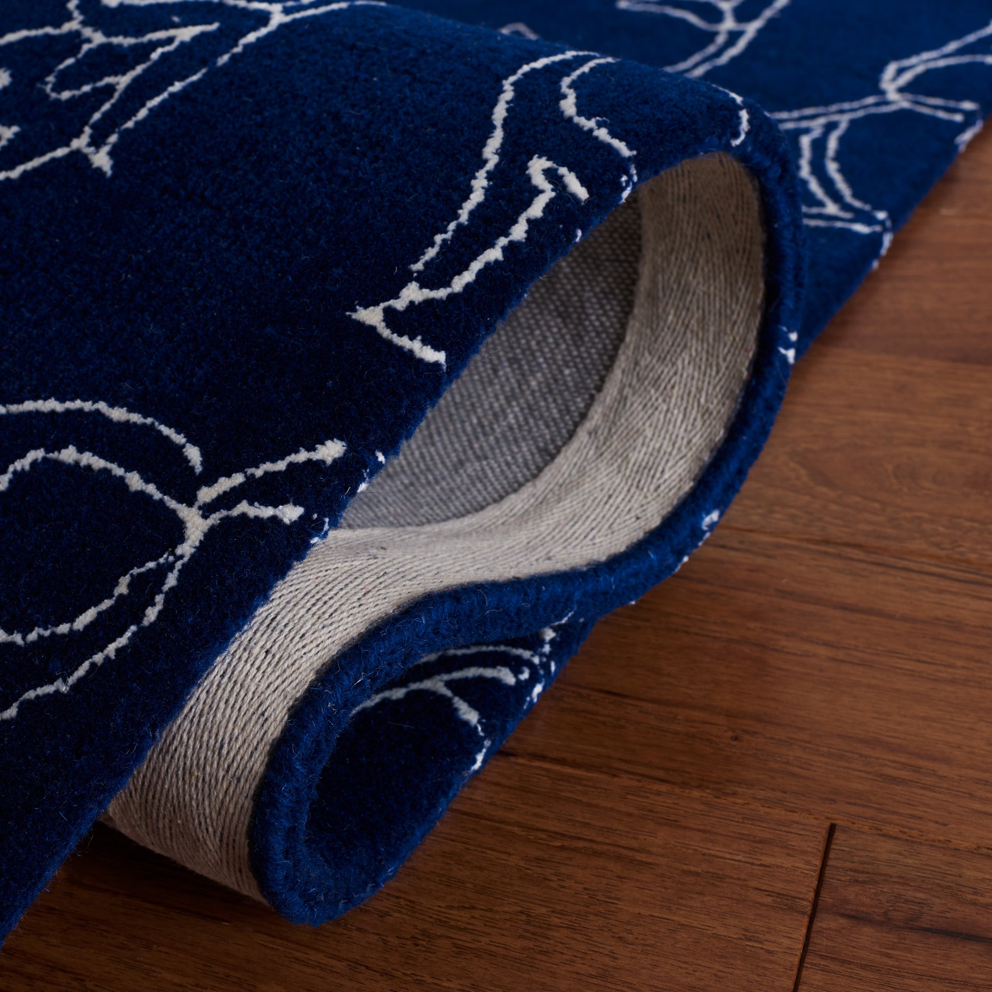 Safavieh Fifth Avenue Ftv135N Navy/Ivory Area Rug