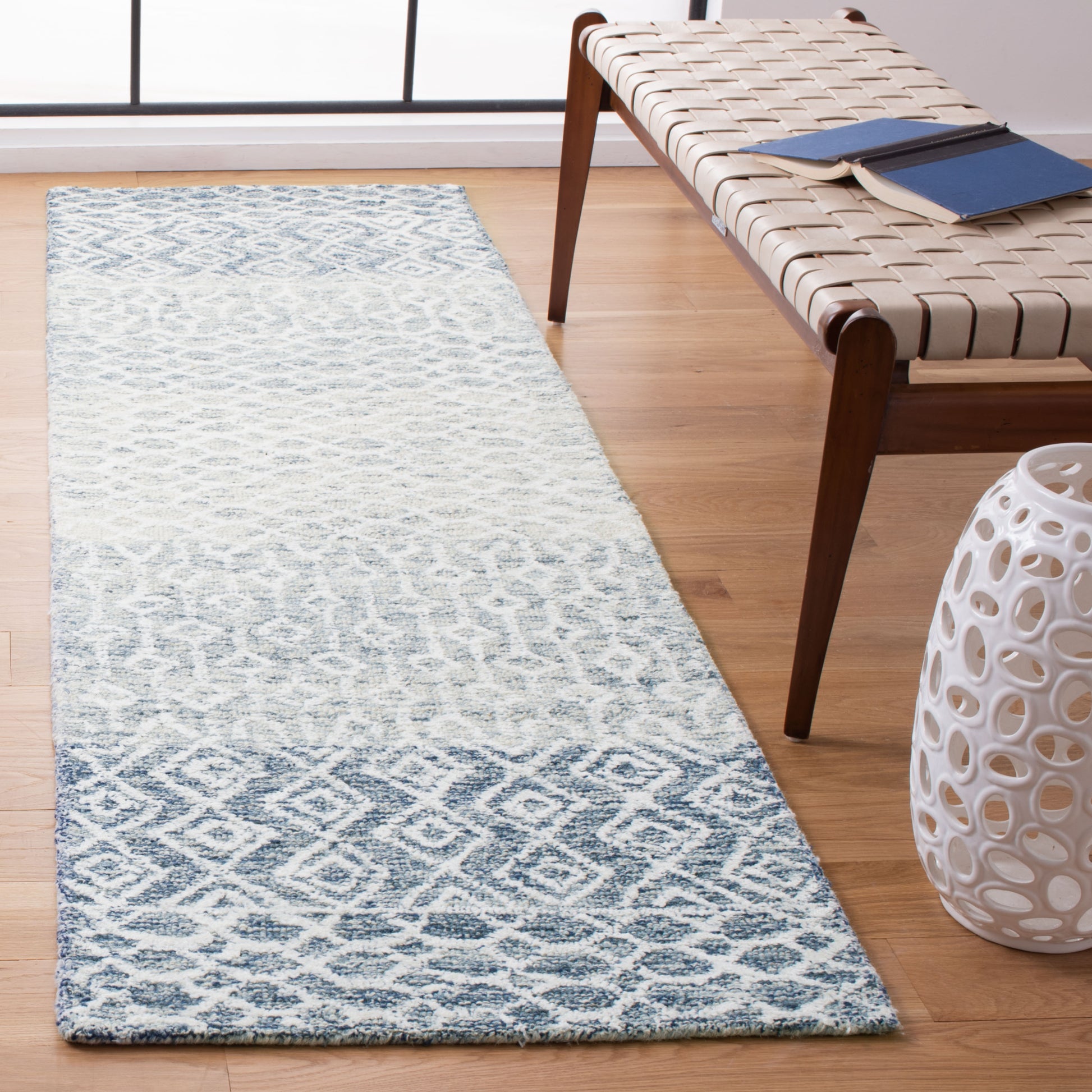 Safavieh Glamour Glm304M Blue/Ivory Area Rug