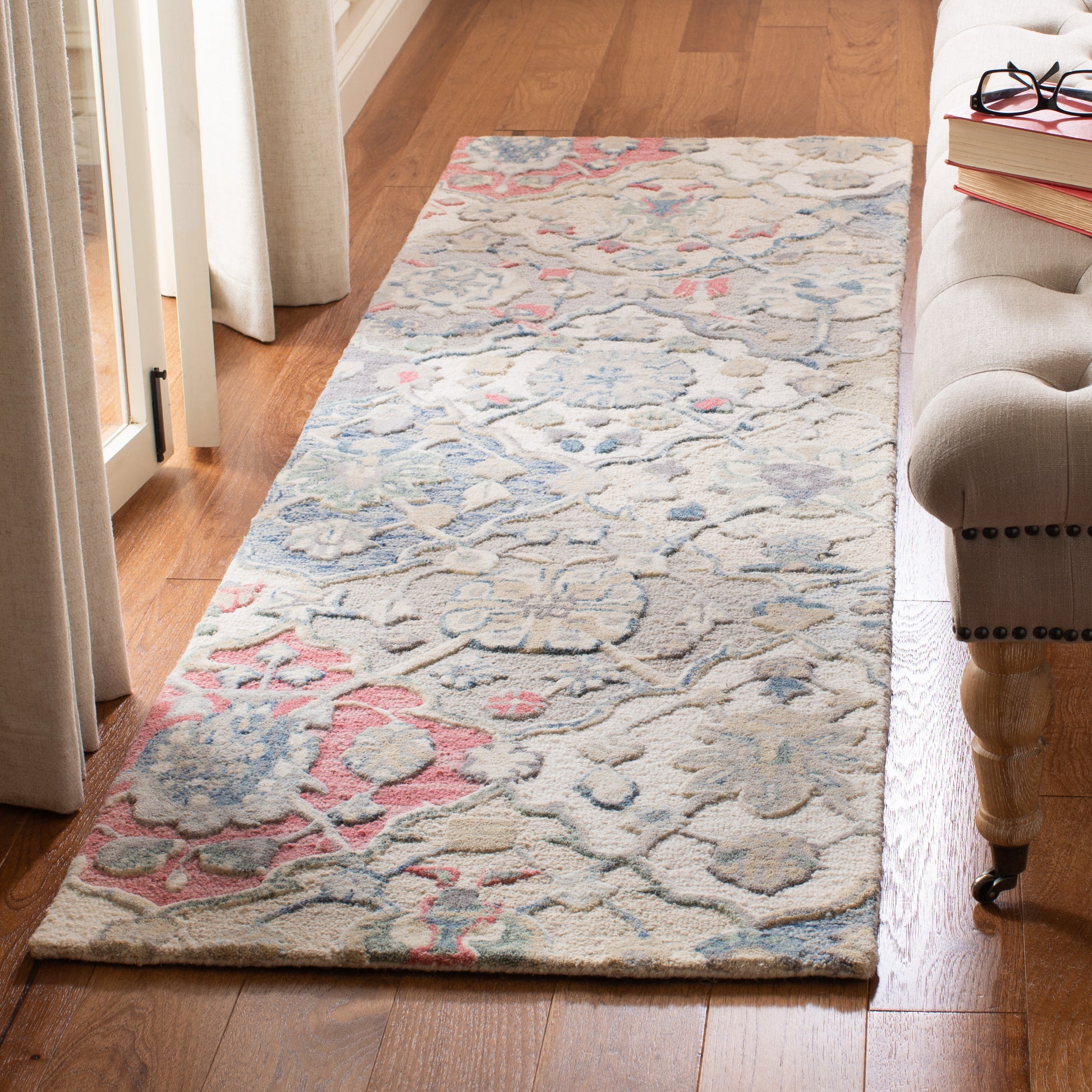 Safavieh Glamour Glm622A Ivory/Red Area Rug