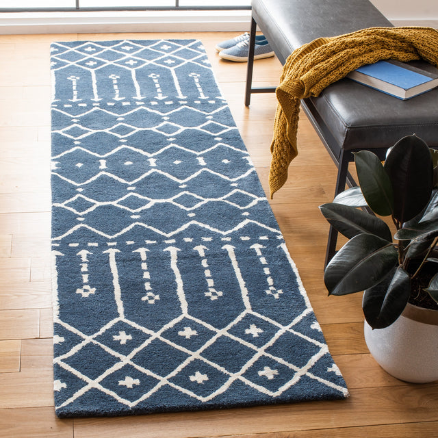 Safavieh Himalaya Him903M Navy/Ivory Rug.