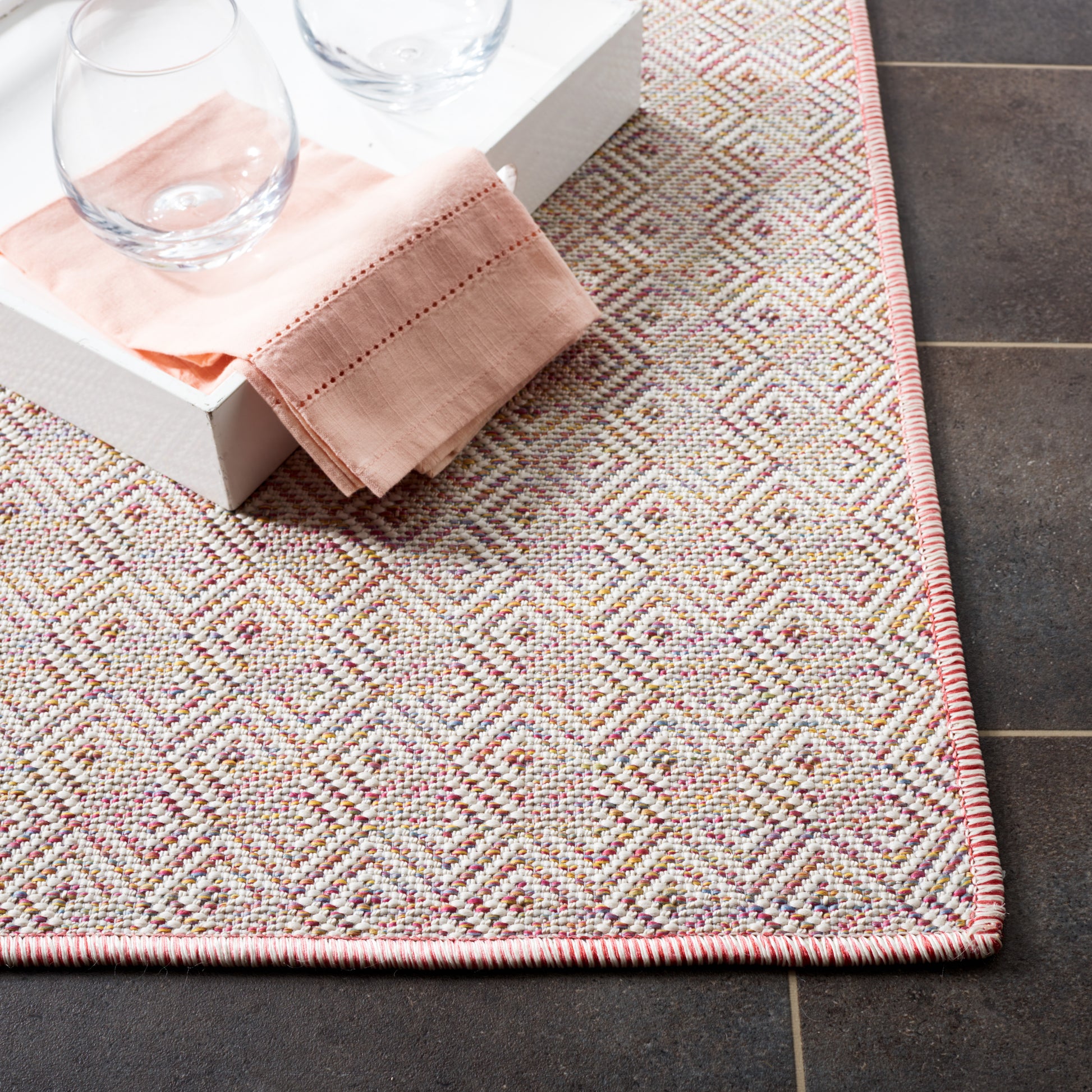 Safavieh Hampton Htn230V Light Pink/Multi Area Rug