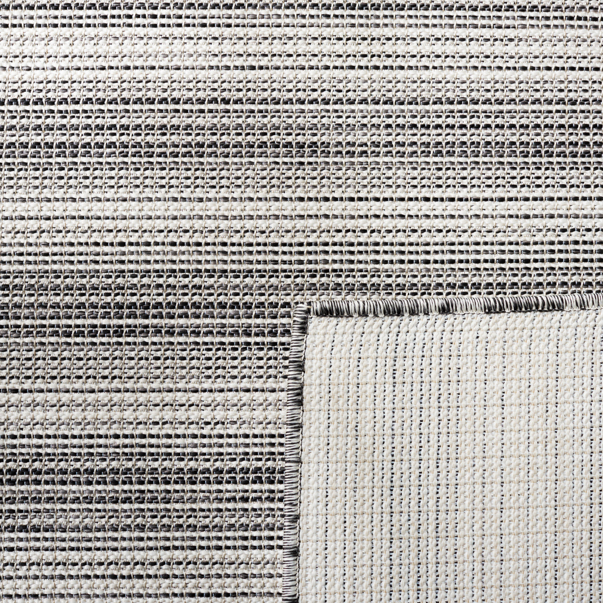 Safavieh Hampton Htn231Z Black/Ivory Rug.