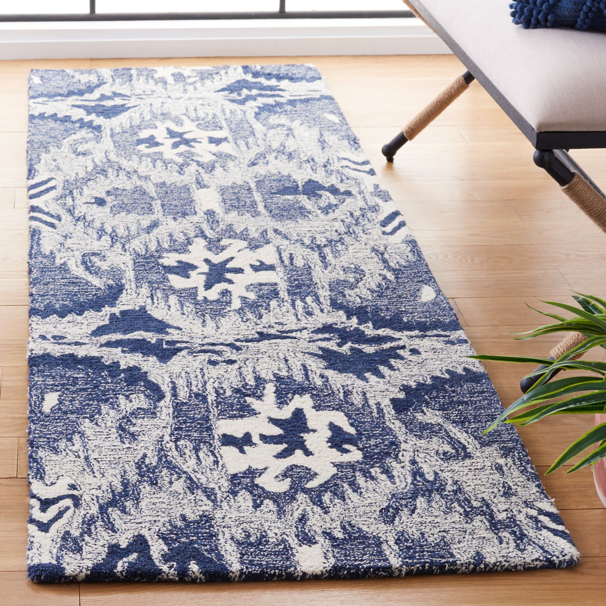 Safavieh Ikat Ikt654M Blue/Ivory Area Rug