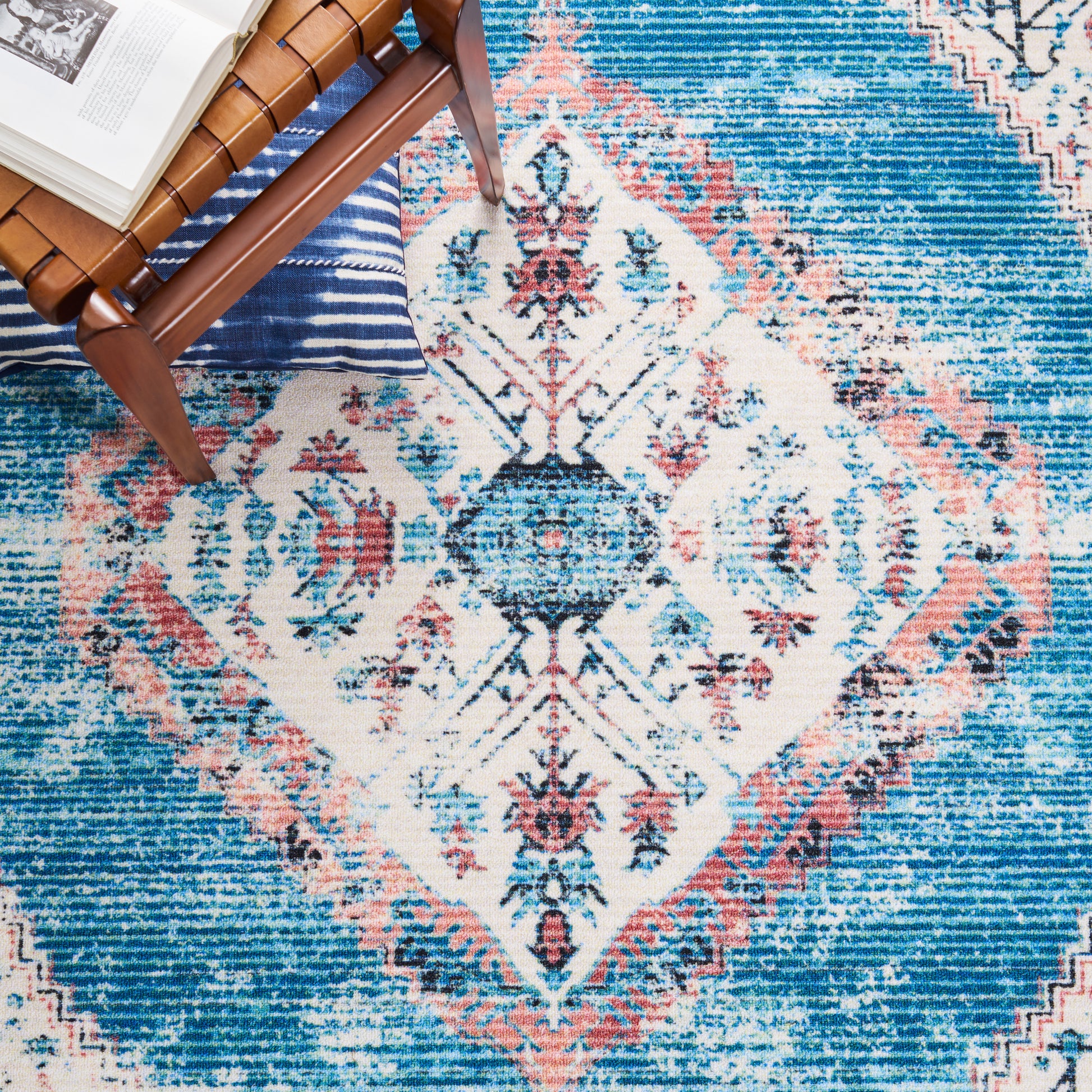 Safavieh Journey Jny149A Ivory/Blue Area Rug