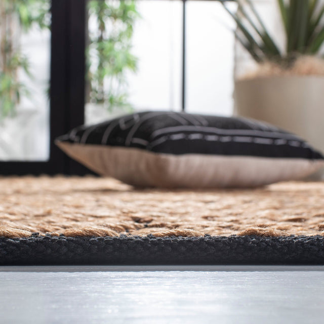 Safavieh Kilim Klm456A Natural/Black Rugs.