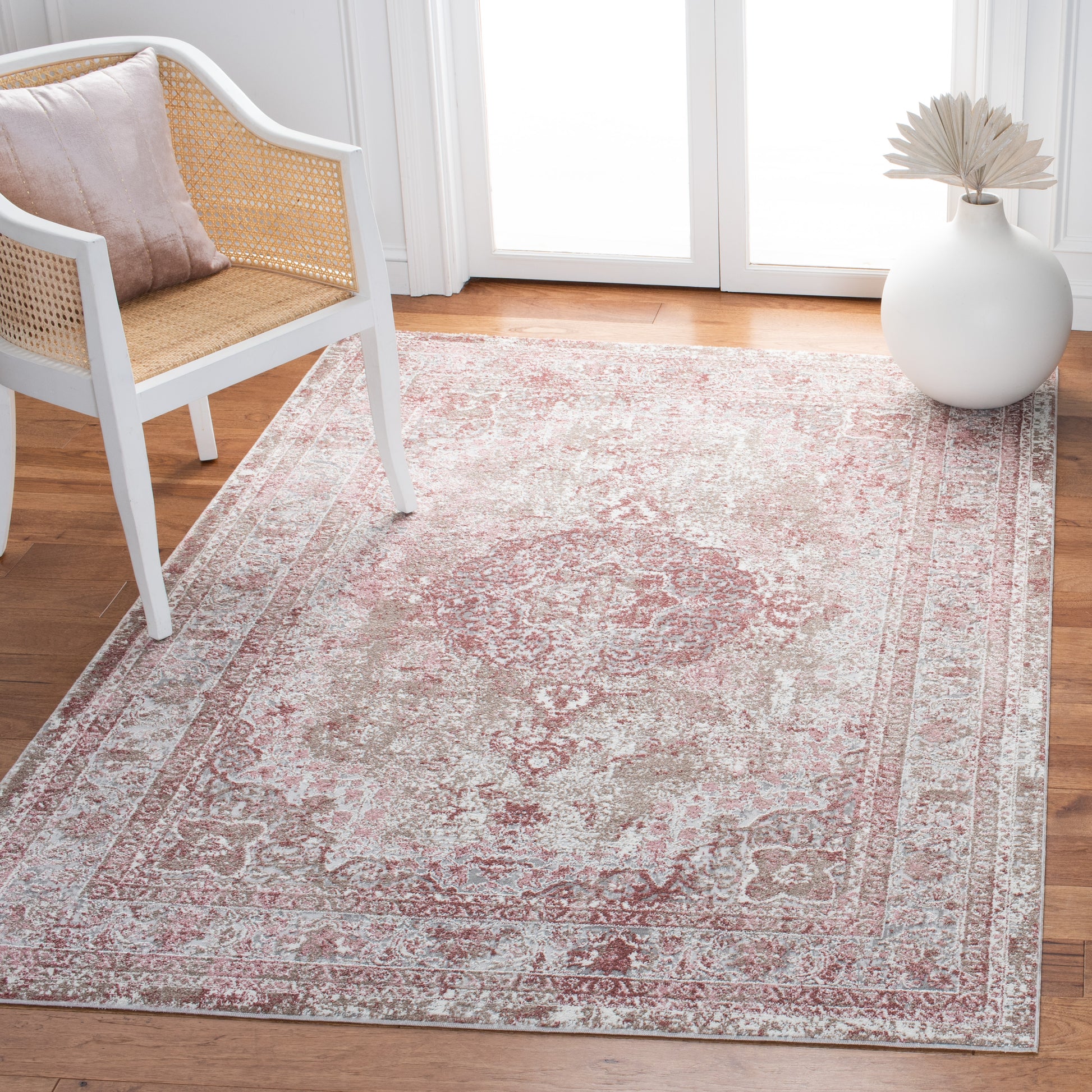 Safavieh Lilypond Llp843A Ivory/Rose Area Rug