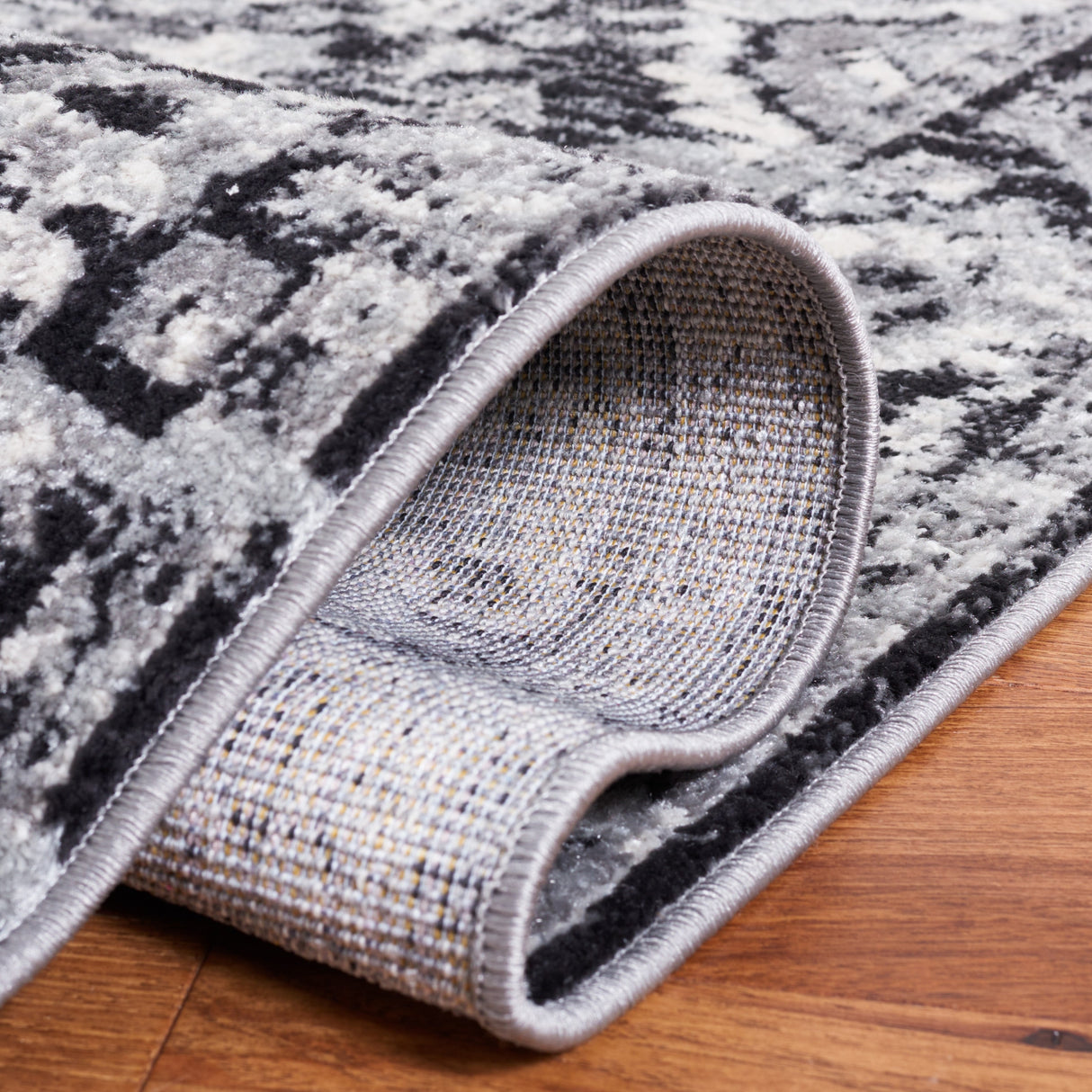 Safavieh Madison Mad154Z Black/Grey Rug.