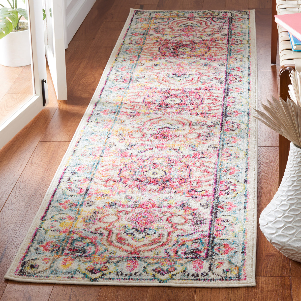 Safavieh Madison Mad256A Ivory/Red Rugs.