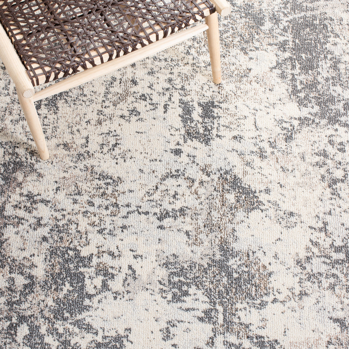 Safavieh Madison Mad453G Grey/Ivory Rug.