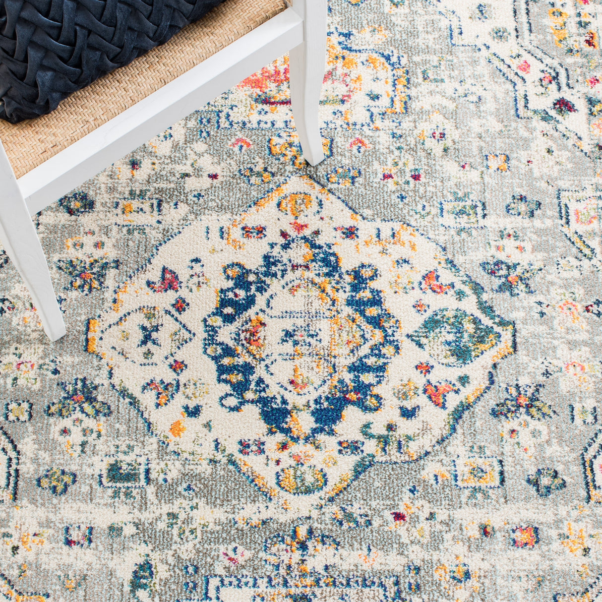 Safavieh Madison Mad468G Grey/Ivory Rug.