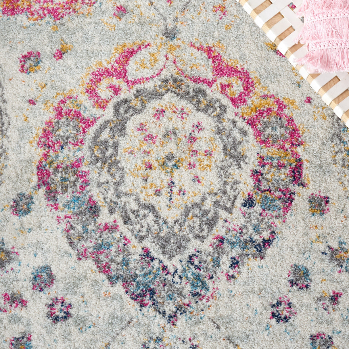 Safavieh Madison Mad600F Grey/Gold Rug.
