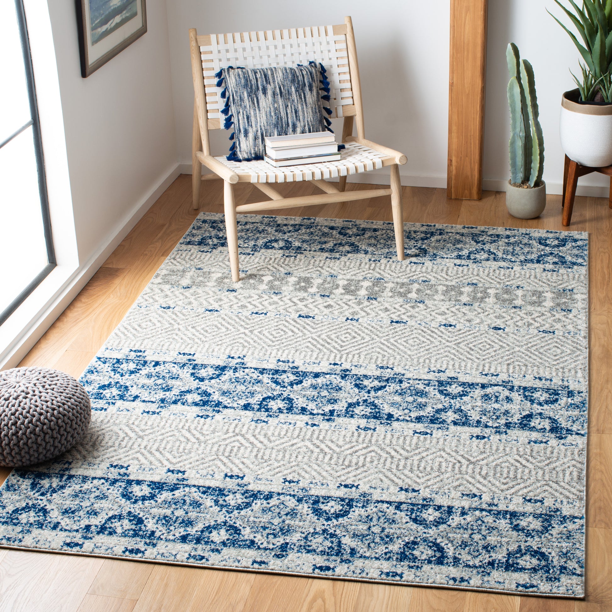 Safavieh Madison Mad797J Silver/Navy Area Rug