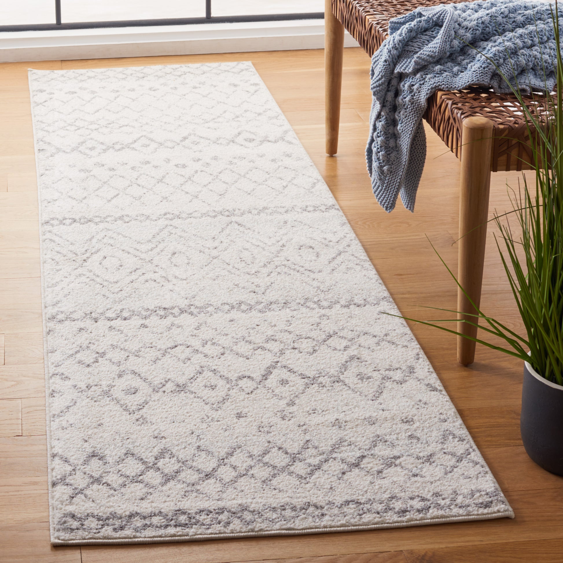 Safavieh Madison Mad798D Ivory/Charcoal Area Rug