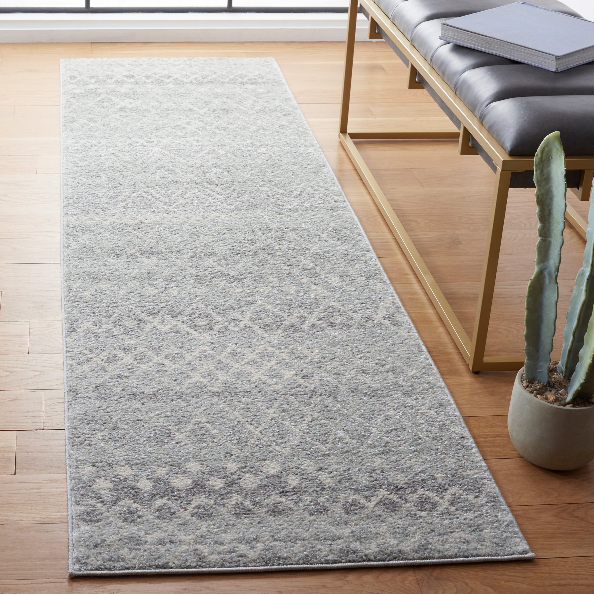 Safavieh Madison Mad798G Silver/Ivory Area Rug