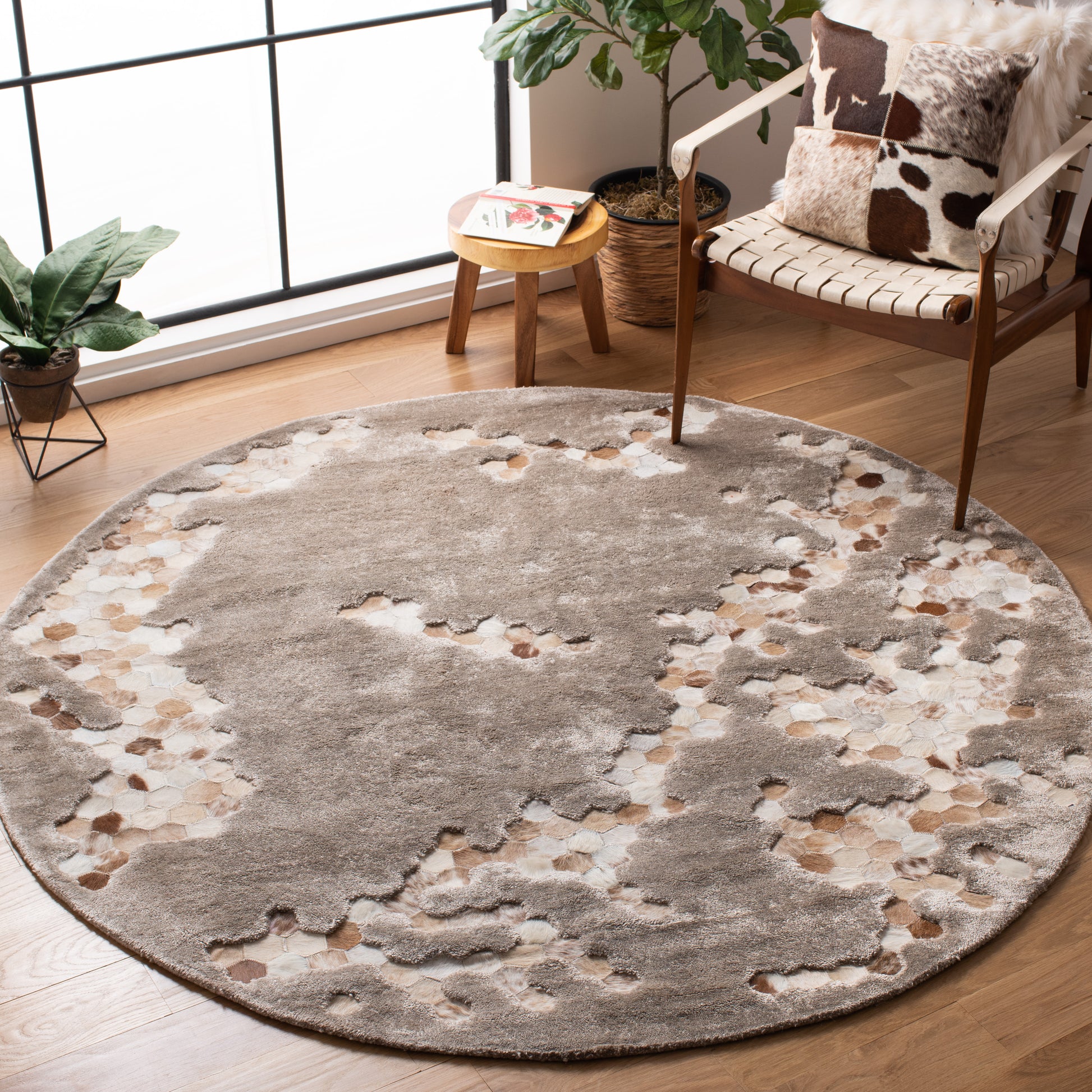 Safavieh Manhattan Man101E Taupe Area Rug