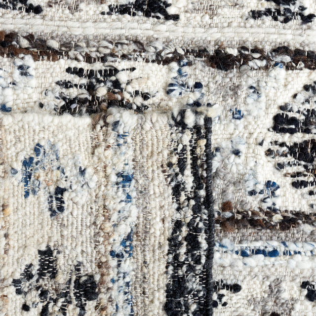 Safavieh Manhattan Man353A Ivory/Black Rug.