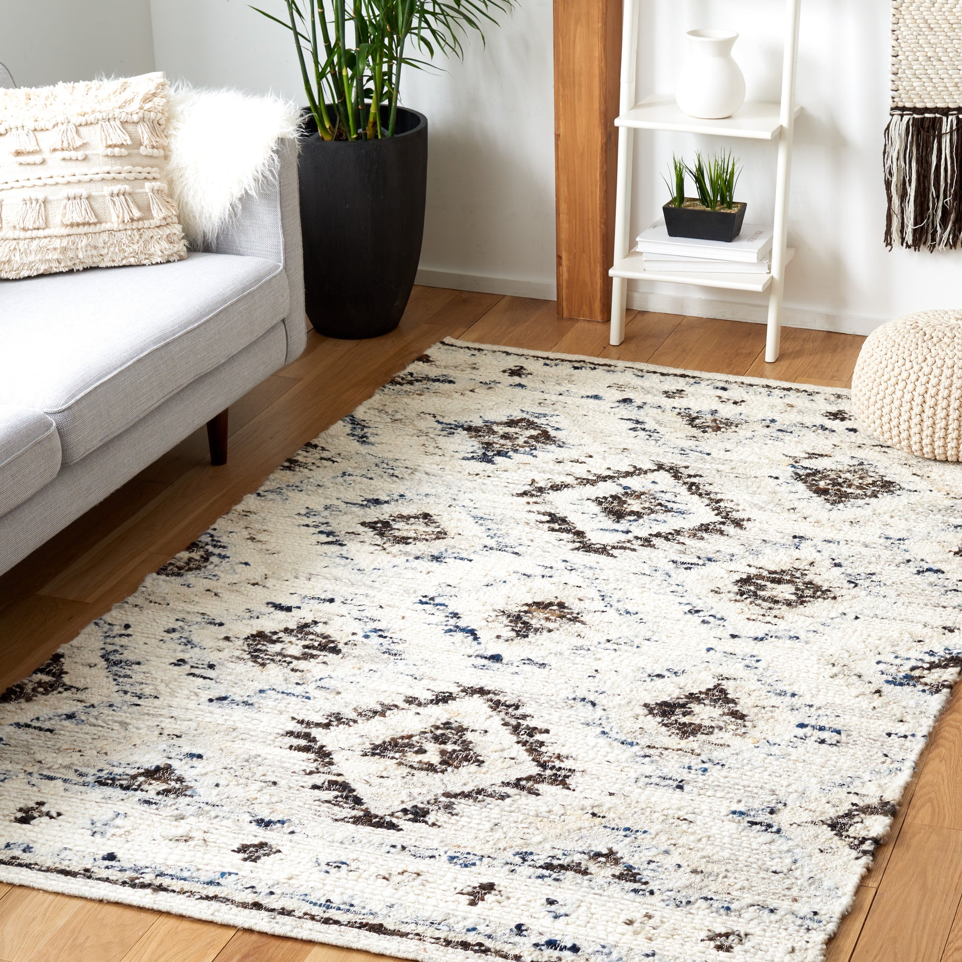 Safavieh Manhattan Man354A Ivory/Charcoal Area Rug