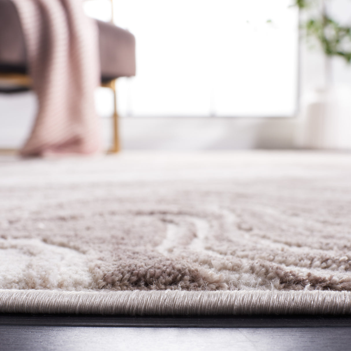 Safavieh Meadow Mdw564G Beige Rug.