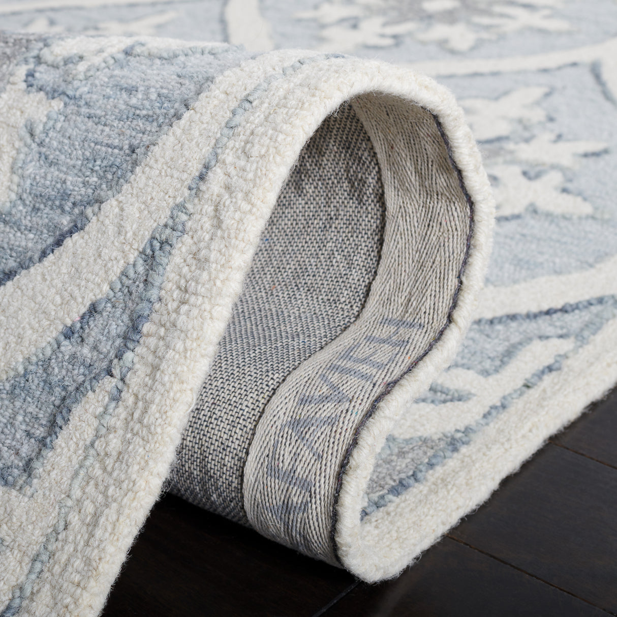 Safavieh Metro Met102M Grey/Ivory Rugs.