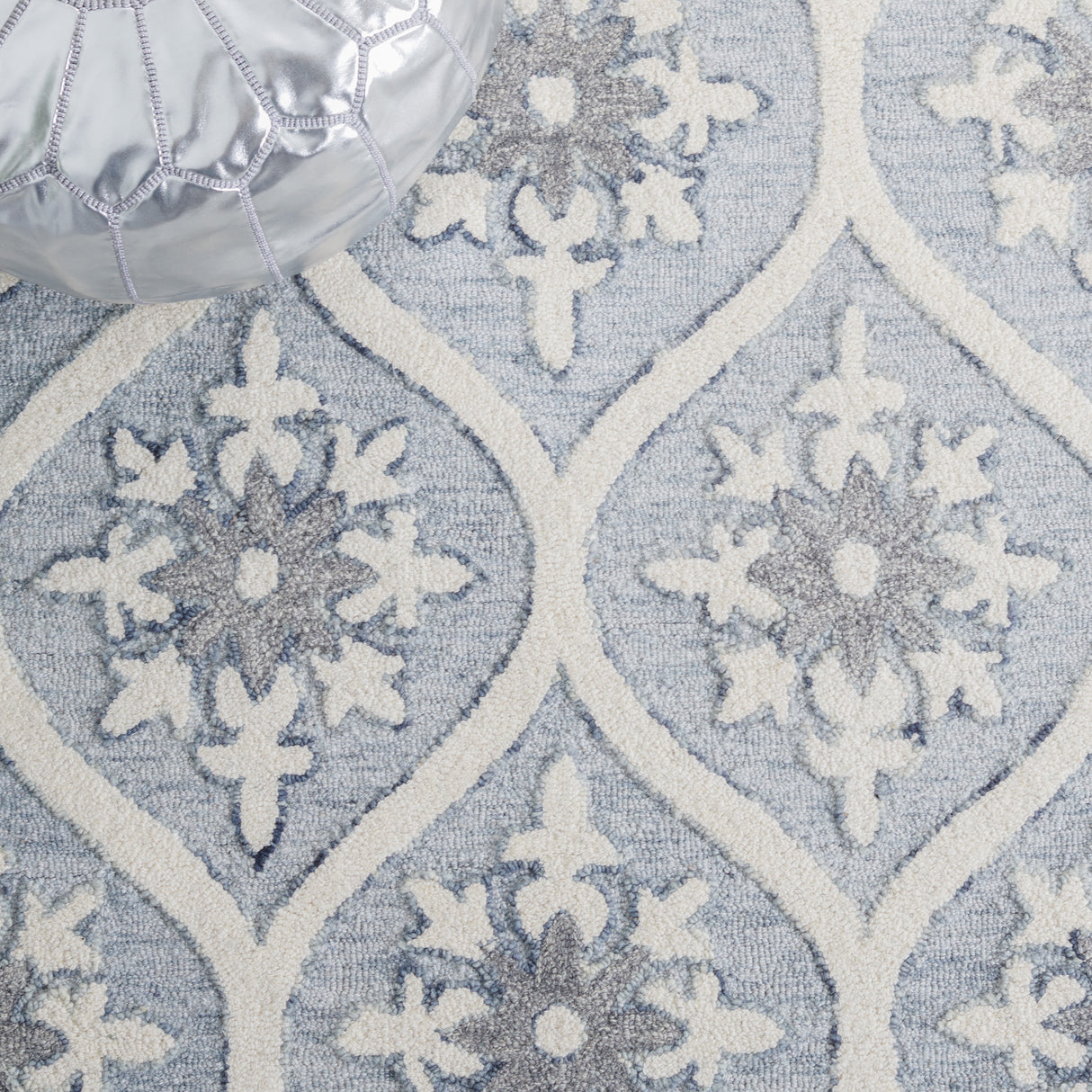 Safavieh Metro Met102M Grey/Ivory Rugs.