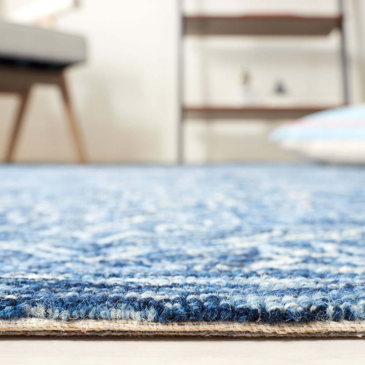 Safavieh Metro Met115M Blue Rugs.