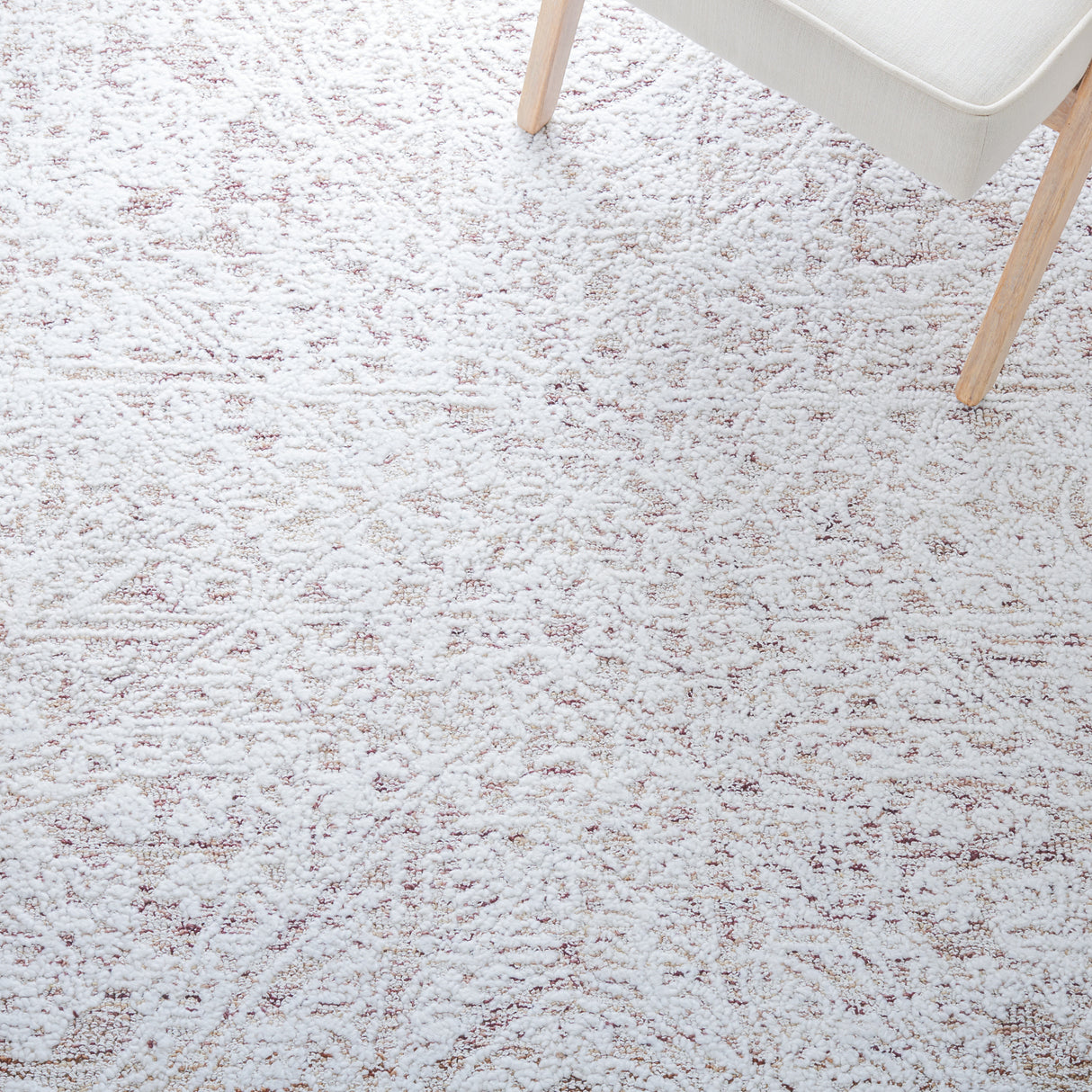 Safavieh Metro Met155B Ivory/Beige Rug.