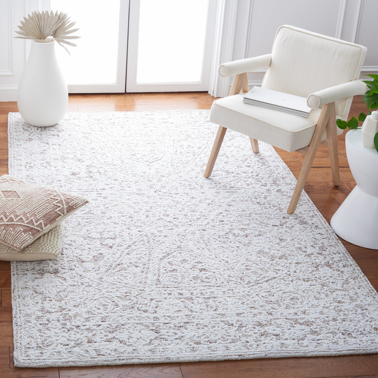 Safavieh Metro Met155B Ivory/Beige Rug.
