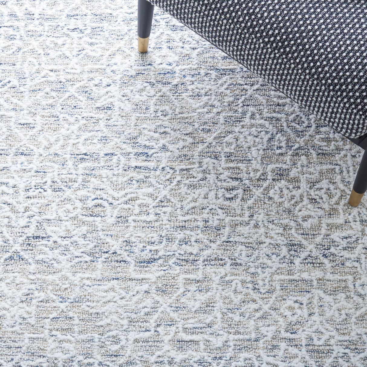 Safavieh Metro Met161B Ivory/Beige Rug.