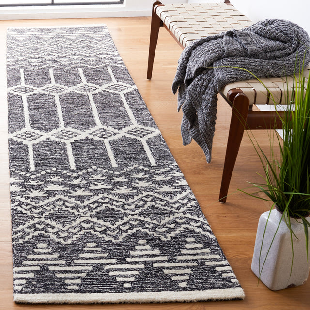 Safavieh Metro Met253Z Black/Ivory Rug.